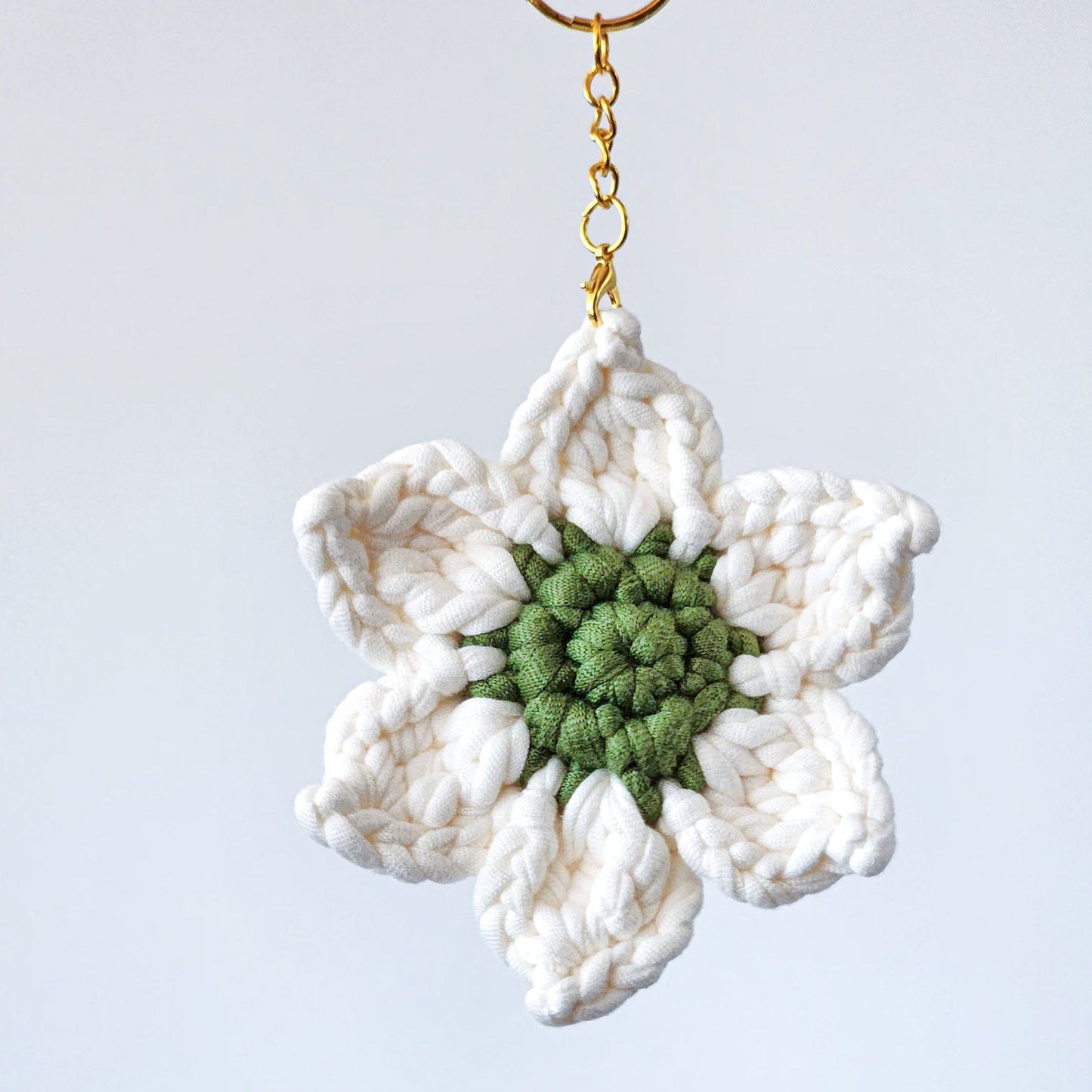 Green & White Flower Keychain